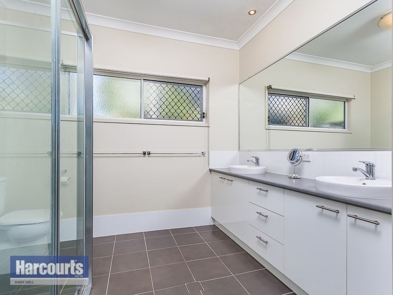 28 Range Drive, Tanah Merah QLD 4128