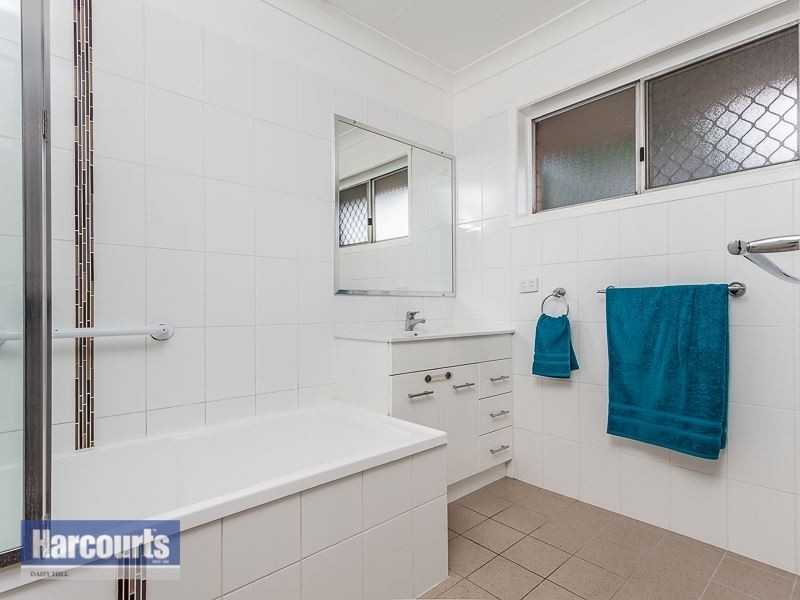 22 Woodlands Drive, Rochedale South QLD 4123