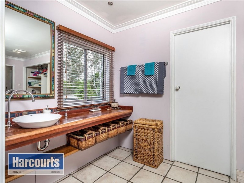 19 Clivia Cresent, Daisy Hill QLD 4127