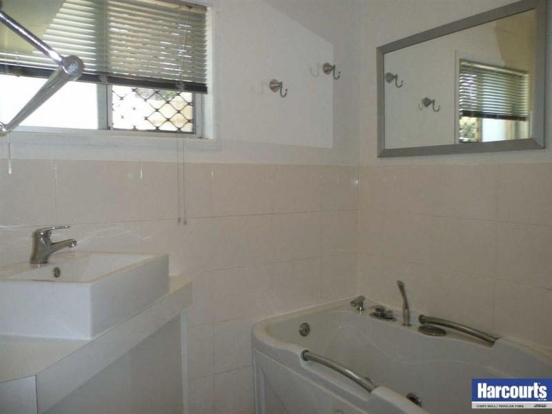 6  Moore St, Loganlea QLD 4131