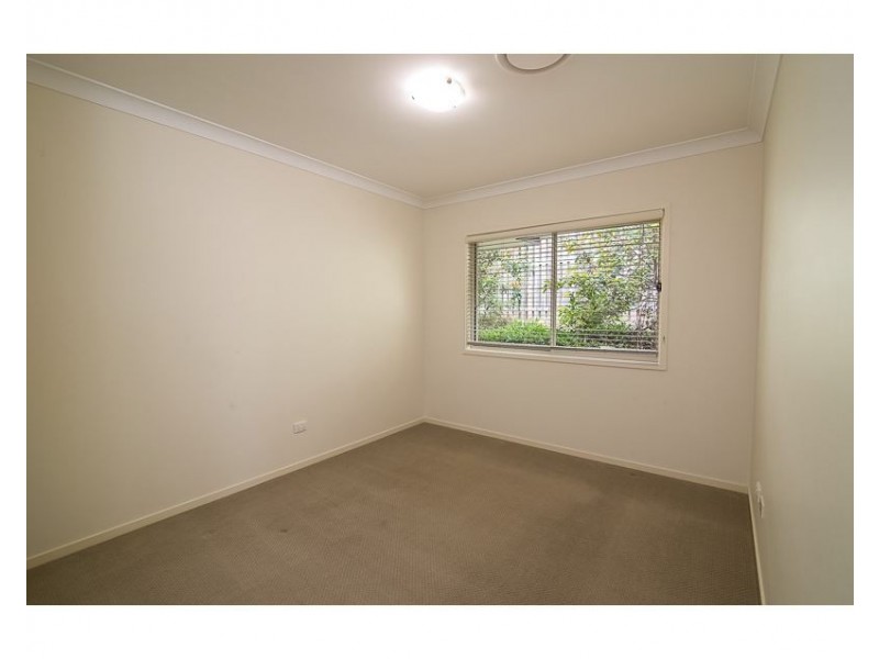 4 John Markwell Pde, Daisy Hill QLD 4127