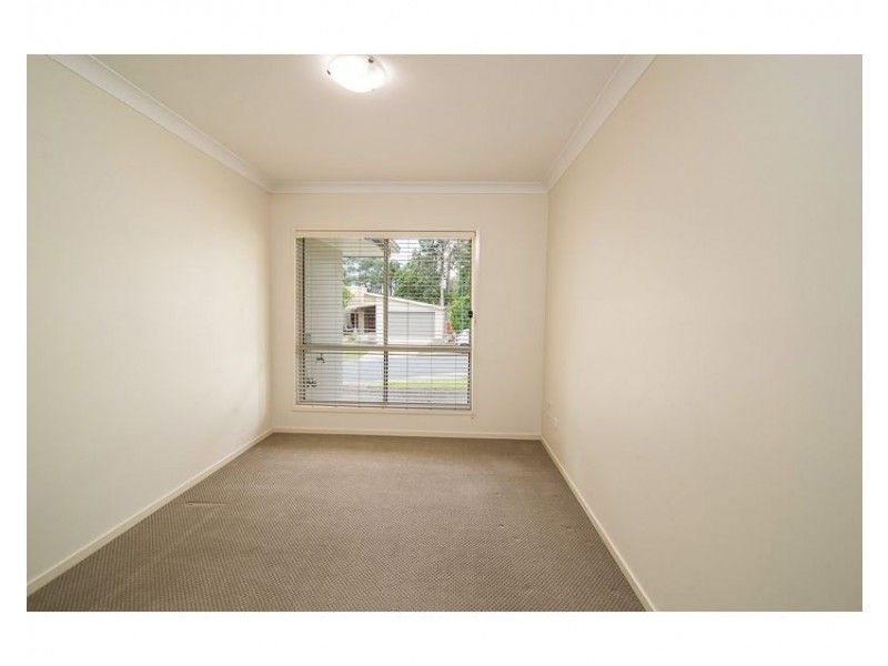 4 John Markwell Pde, Daisy Hill QLD 4127