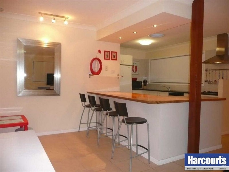 7 Wenlock Cres, Springwood QLD 4127