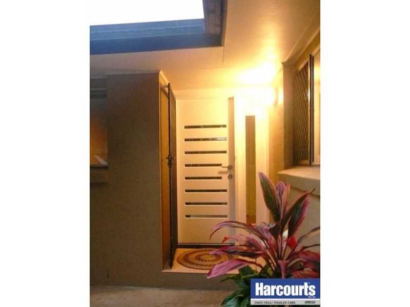 7 Wenlock Cres, Springwood QLD 4127