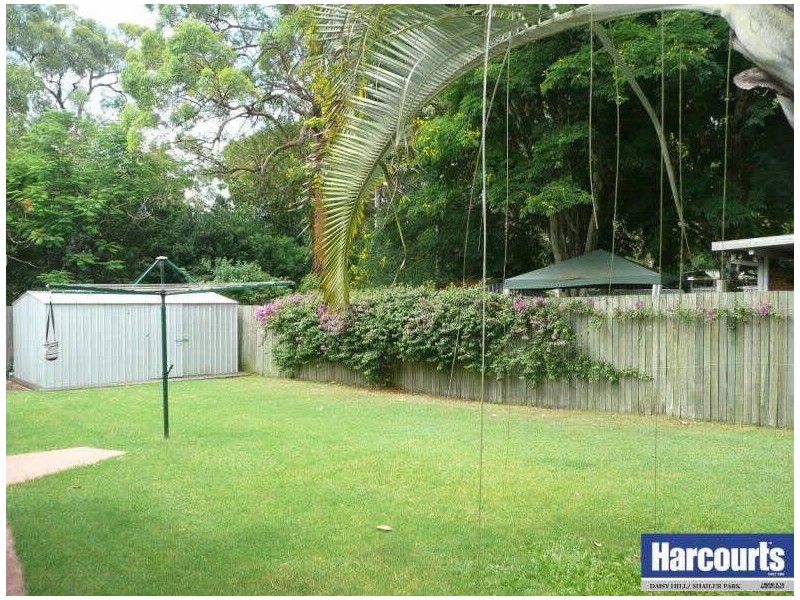 7 Wenlock Cres, Springwood QLD 4127