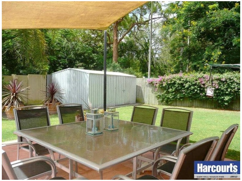 7 Wenlock Cres, Springwood QLD 4127