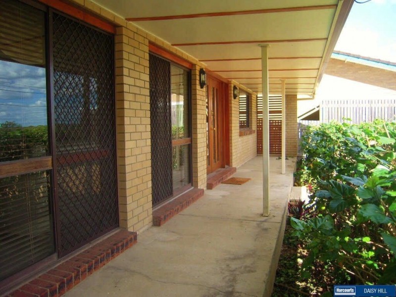 30 Rholanda Crescent, Springwood QLD 4127