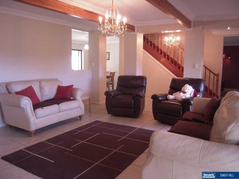 30 Rholanda Crescent, Springwood QLD 4127