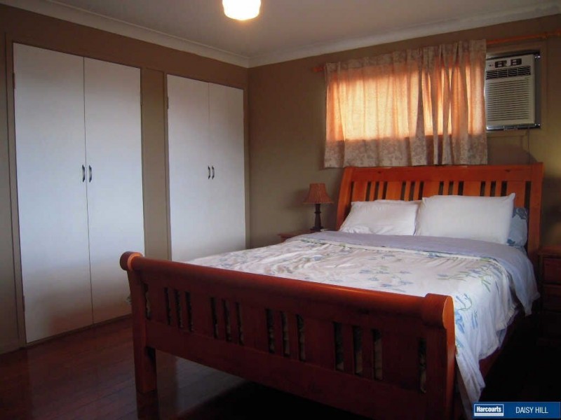 30 Rholanda Crescent, Springwood QLD 4127