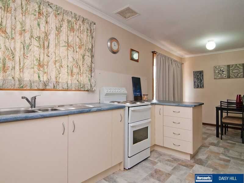15 Jamie Grove, Springwood QLD 4127