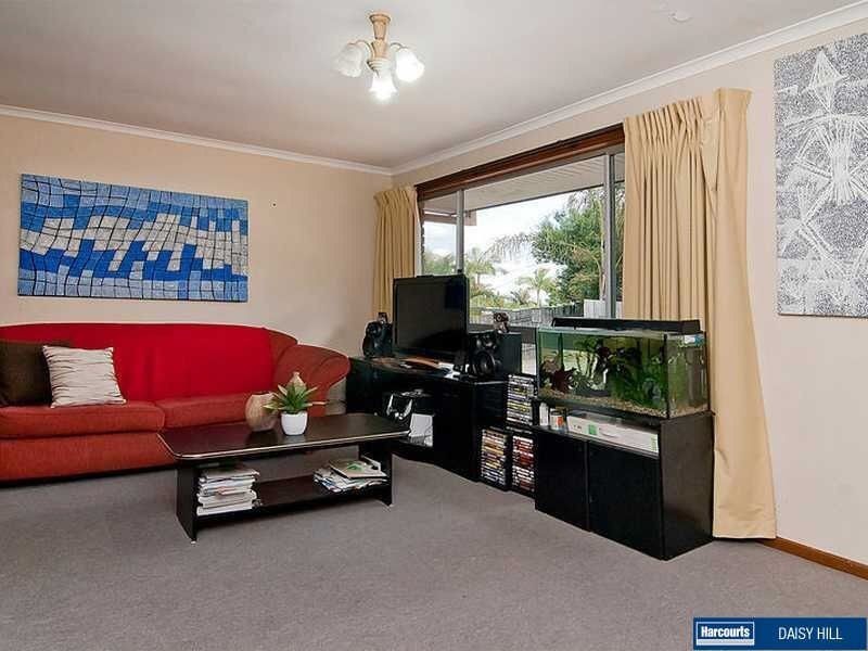 15 Jamie Grove, Springwood QLD 4127