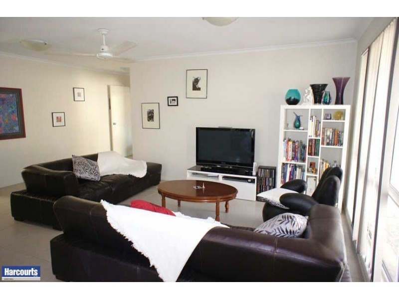 10,8 Scarlett St, Daisy Hill QLD 4127