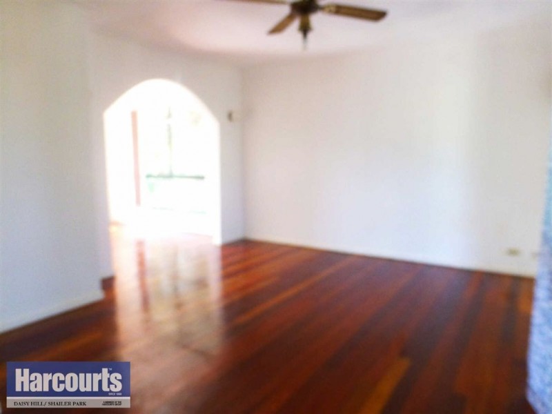 2  Begonia Ave, Daisy Hill QLD 4127