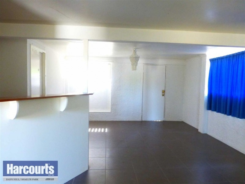 2  Begonia Ave, Daisy Hill QLD 4127