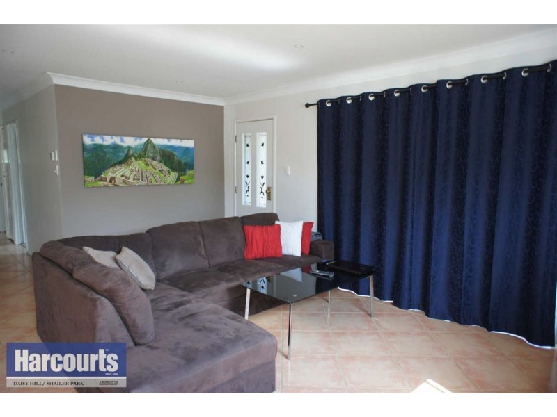 6 Wenlock Cres, Springwood QLD 4127