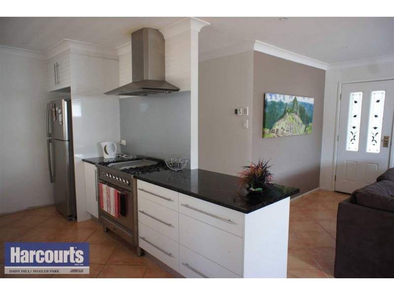 6 Wenlock Cres, Springwood QLD 4127