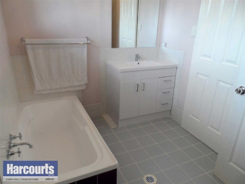 19,43 Maranda St, Shailer Park QLD 4128