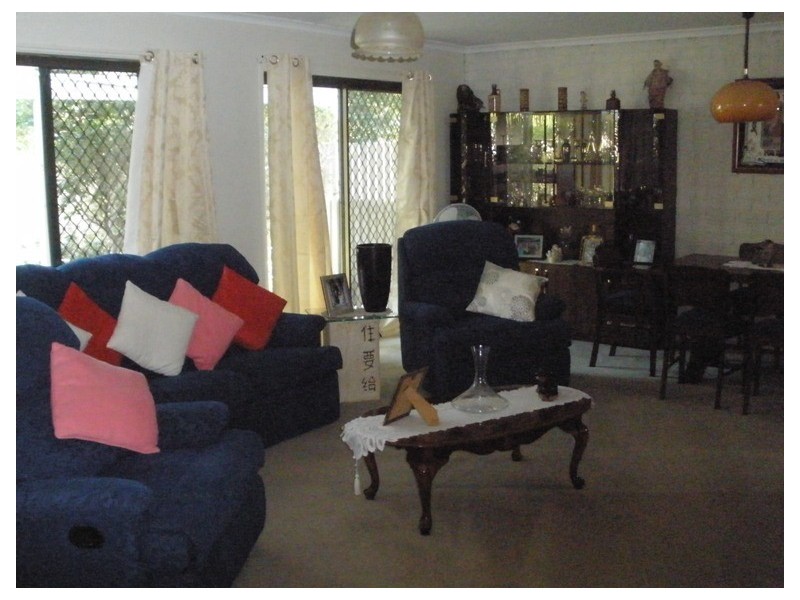 15 Lilac Street, Daisy Hill QLD 4127