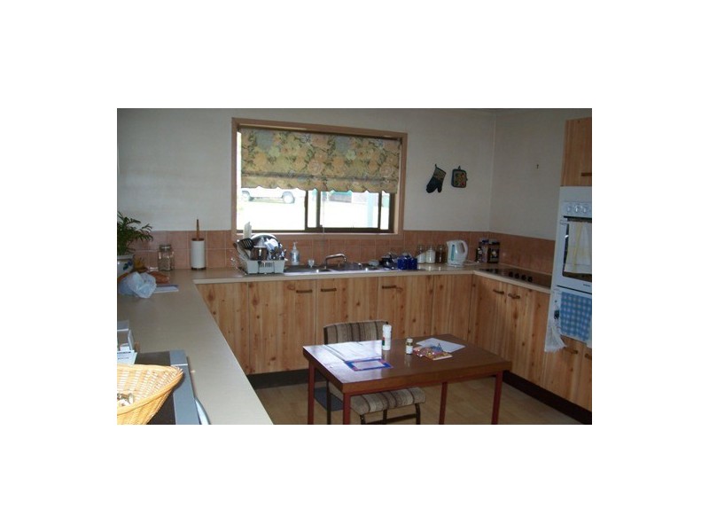 11 Boronia Avenue, Daisy Hill QLD 4127