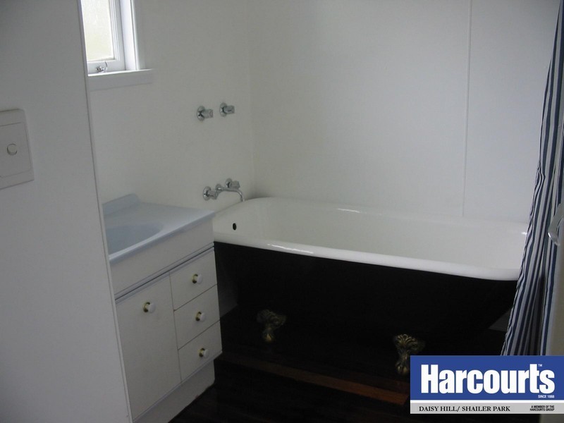 48 dennis road, Springwood QLD 4127