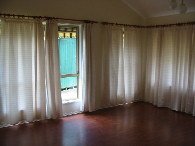 74 John Paul Drive, Daisy Hill QLD 4127
