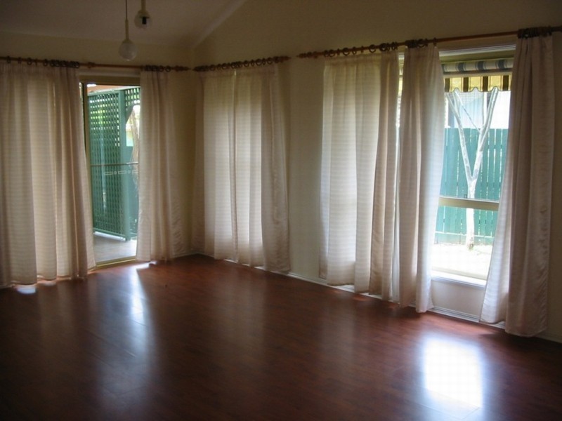 74 John Paul Drive, Daisy Hill QLD 4127