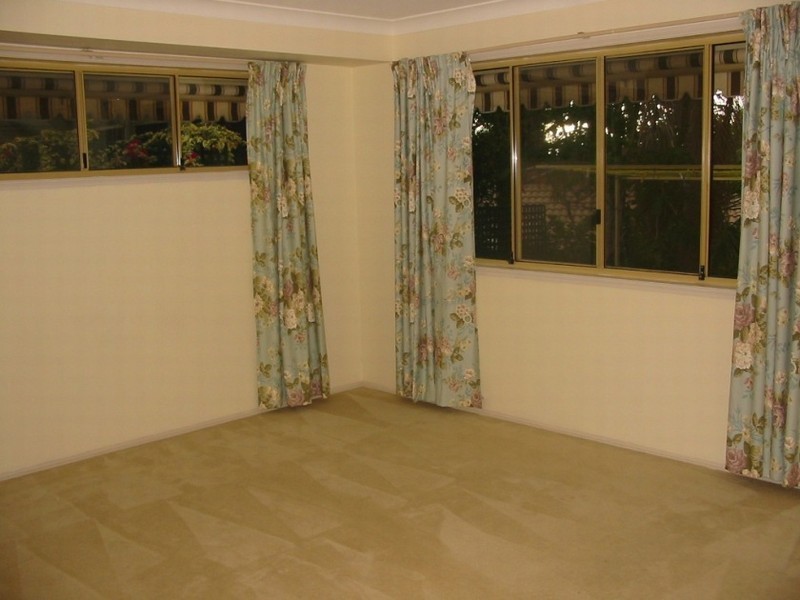 74 John Paul Drive, Daisy Hill QLD 4127