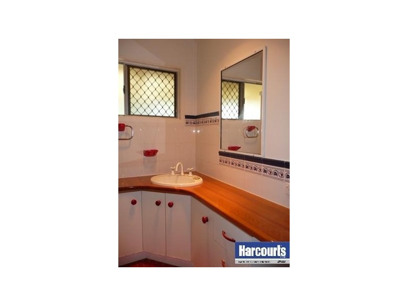 7 Boronia Avenue, Daisy Hill QLD 4127
