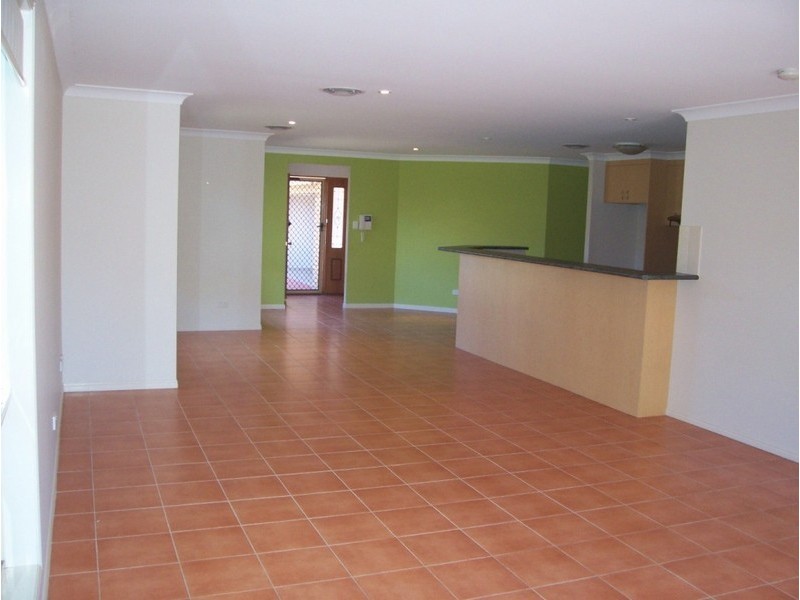 11a Begonia Street, Daisy Hill QLD 4127