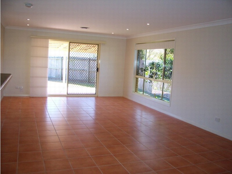 11a Begonia Street, Daisy Hill QLD 4127