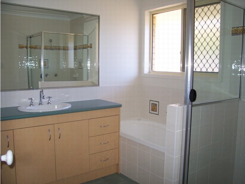 11a Begonia Street, Daisy Hill QLD 4127