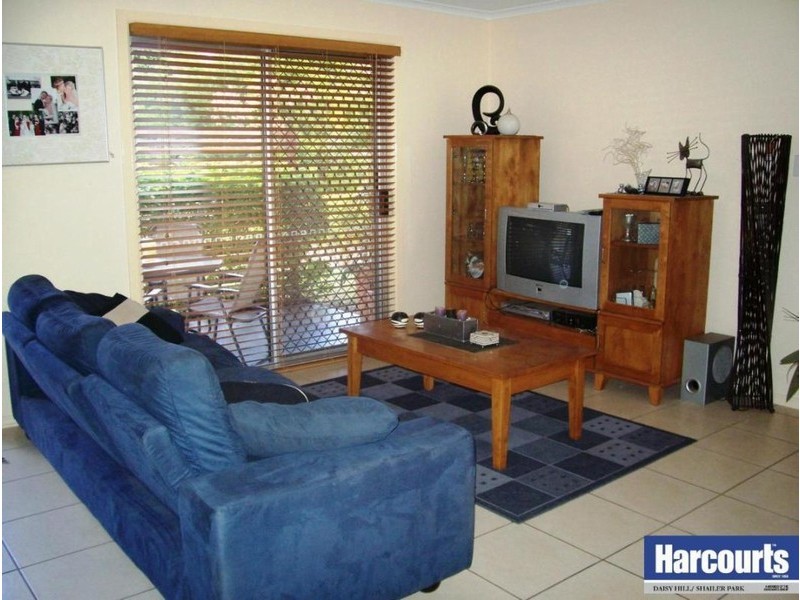16 Farrow Street, Daisy Hill QLD 4127