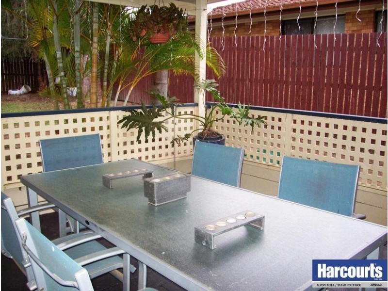 16 Farrow Street, Daisy Hill QLD 4127