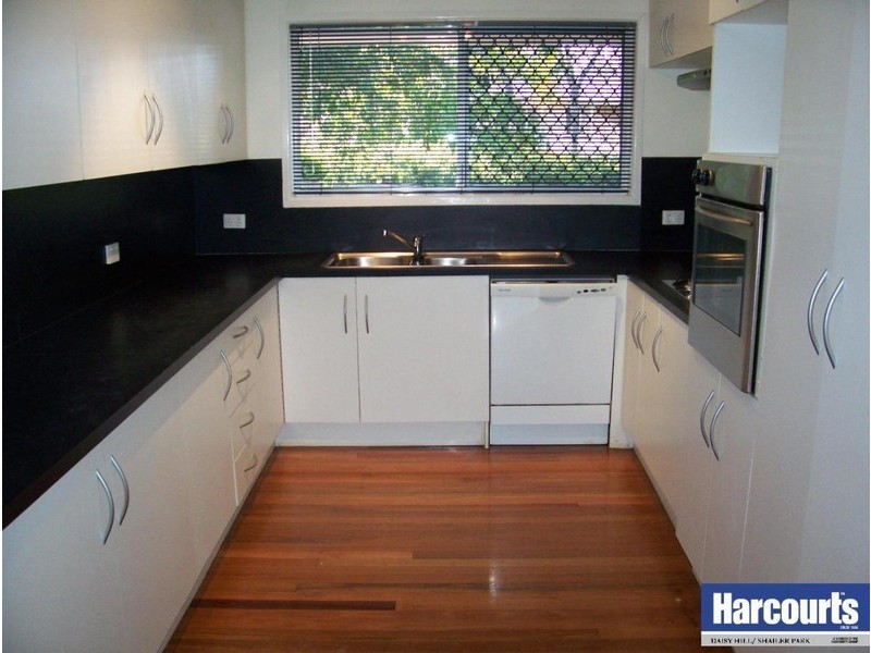 10 Rose Street, Daisy Hill QLD 4127