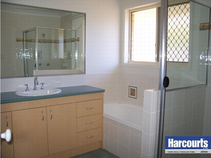11a Begonia Street, Daisy Hill QLD 4127