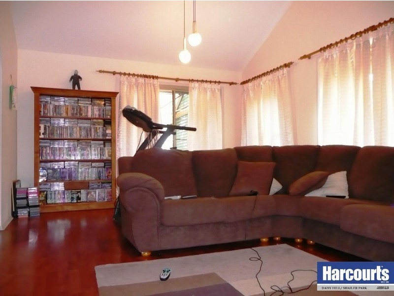 74 John Paul Drive, Daisy Hill QLD 4127