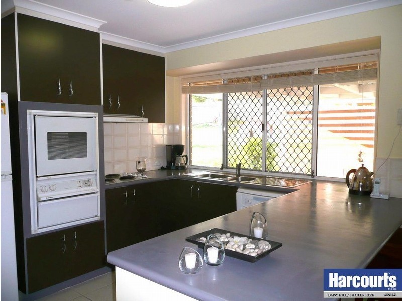 16 Pelewan Court, Tanah Merah QLD 4128