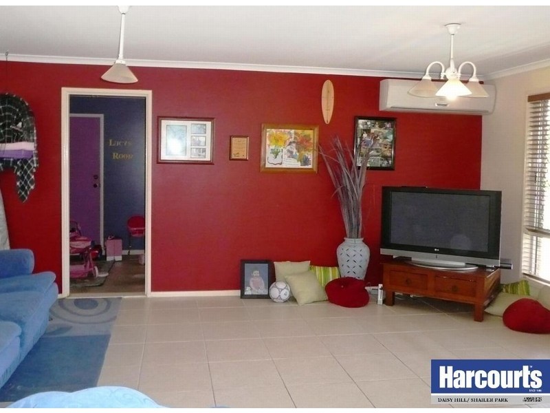 16 Pelewan Court, Tanah Merah QLD 4128