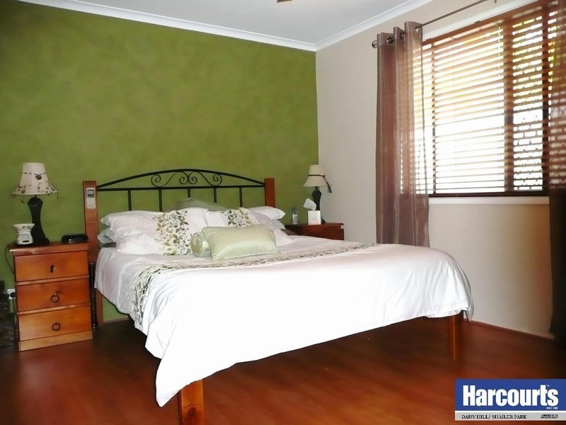 34 Gamenya Drive, Springwood QLD 4127