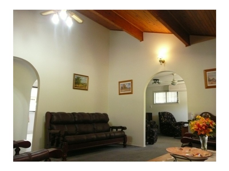 36 Parkway Road, Daisy Hill QLD 4127
