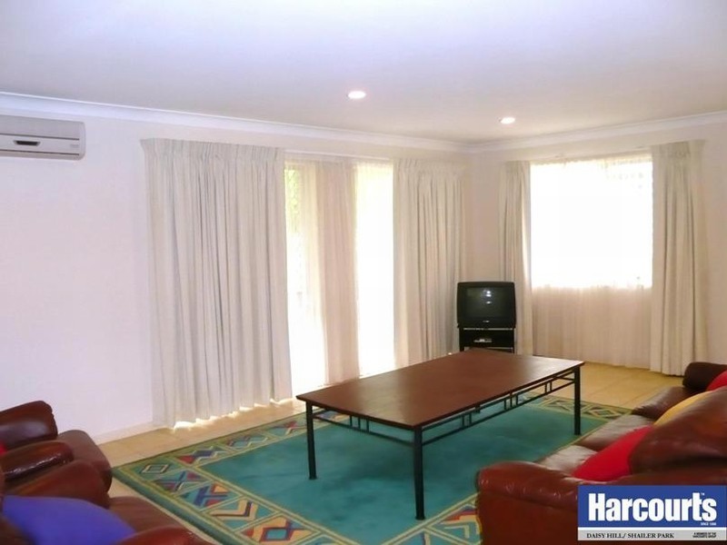 70 Lyndale Street, Daisy Hill QLD 4127