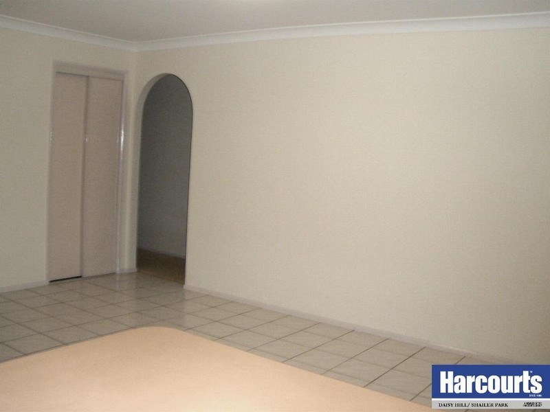 74 John Paul Drive, Daisy Hill QLD 4127