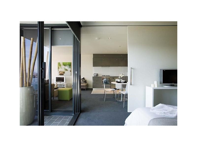 1702/4 Wahronga Place, Surfers Paradise QLD 4217