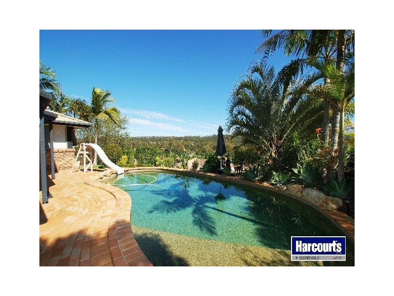8 Katoomba Court, Helensvale QLD 4212