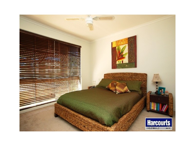 8 Katoomba Court, Helensvale QLD 4212
