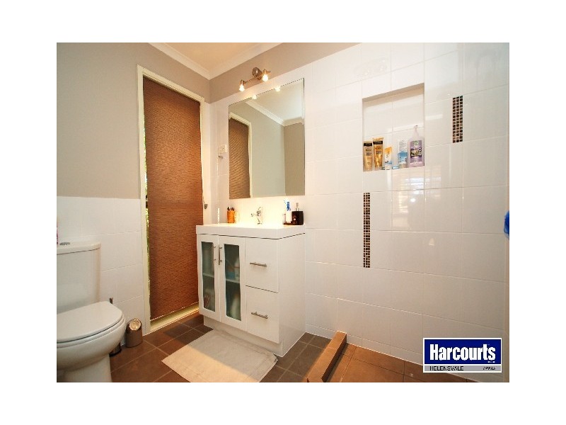 8 Katoomba Court, Helensvale QLD 4212