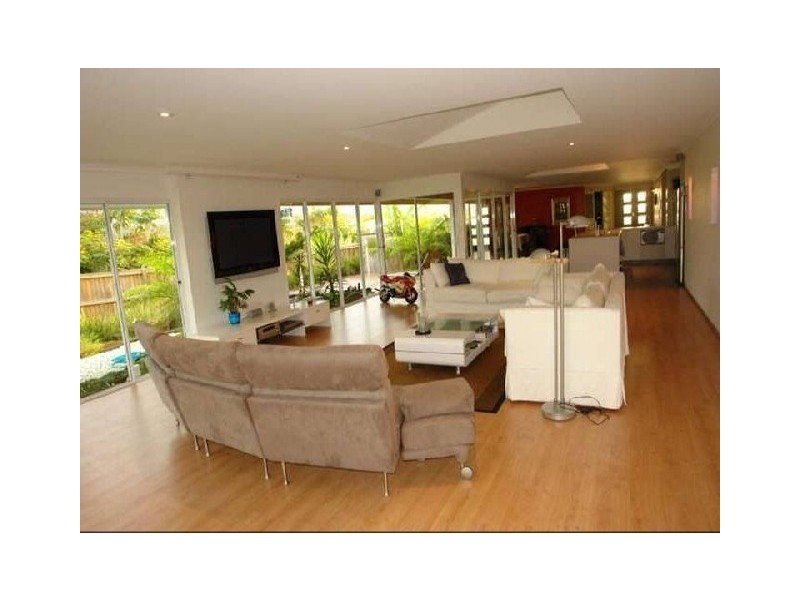 3 Salvado Drive, Pacific Pines QLD 4211