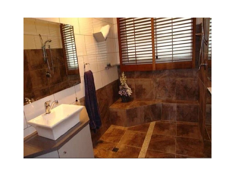 3 Salvado Drive, Pacific Pines QLD 4211