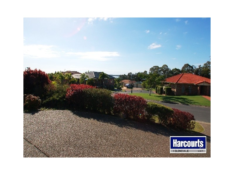 41 Gippsland Drive, Helensvale QLD 4212