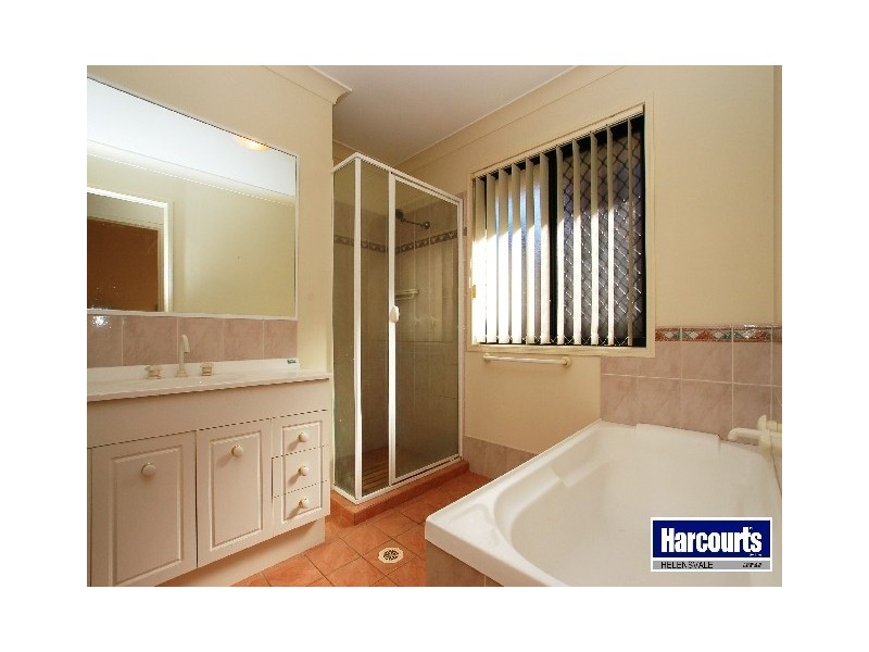 41 Gippsland Drive, Helensvale QLD 4212
